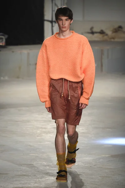 Look 28